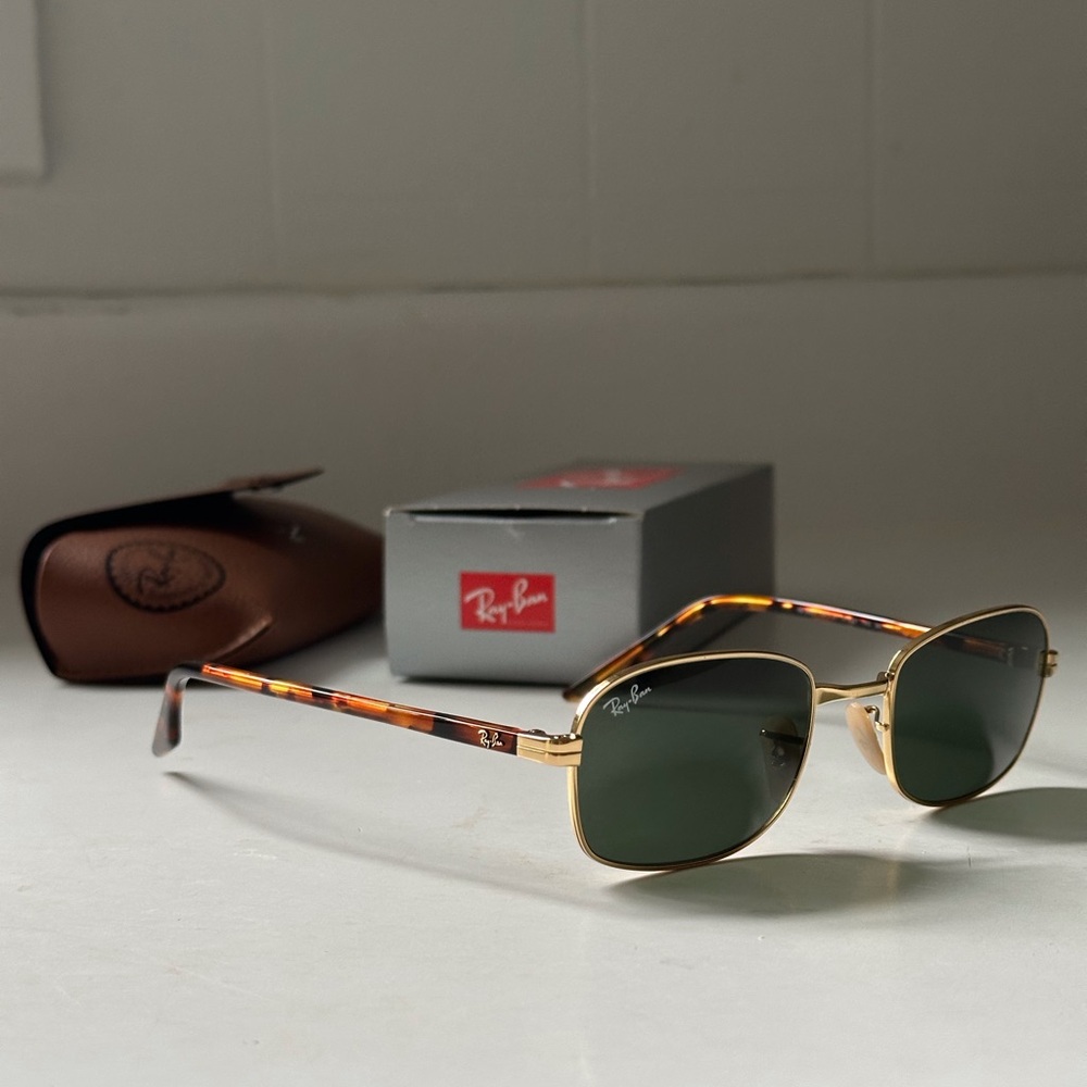 NWT Ray-Ban Gold Frame Sunglasses with Tortoise Arms
